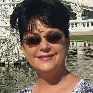 Meet your Posher, Julie